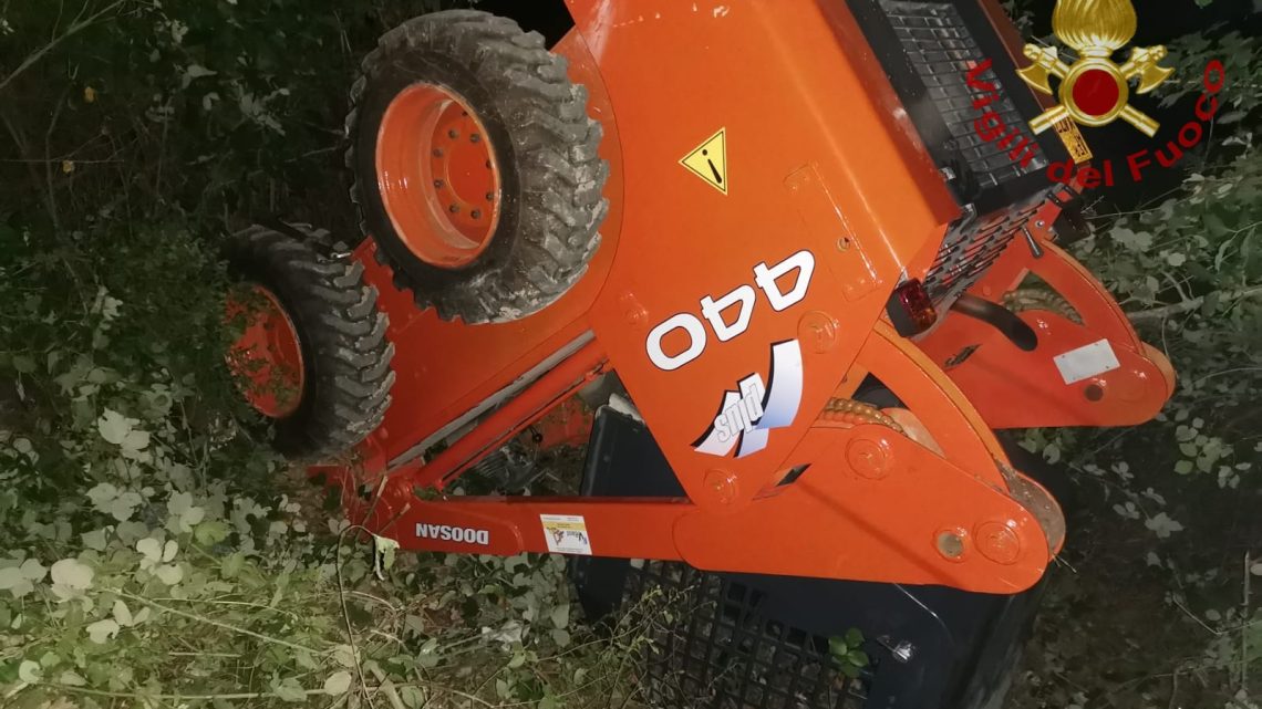 Bobcat precipita per 10 metri, tre feriti a Longano. Due sono bambini