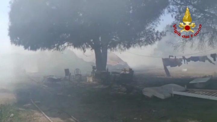 Incendio ad Al Karama a Latina, struttura evacuata