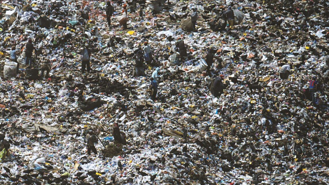 Vivere in una discarica: Stefano Guidani con Banca Generali fotografa la povertà estrema a Città del Guatemala