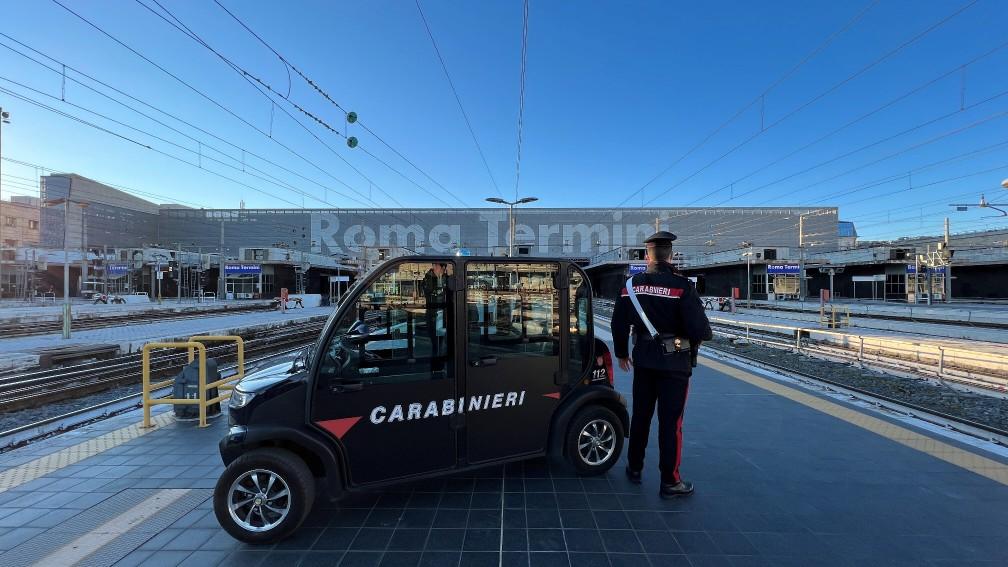 Turista accoltellato a Termini per rapina da 20 euro, 47enne in gravi condizioni Turista accoltellato a Termini per rapina da 20 euro, 47enne in gravi condizioni