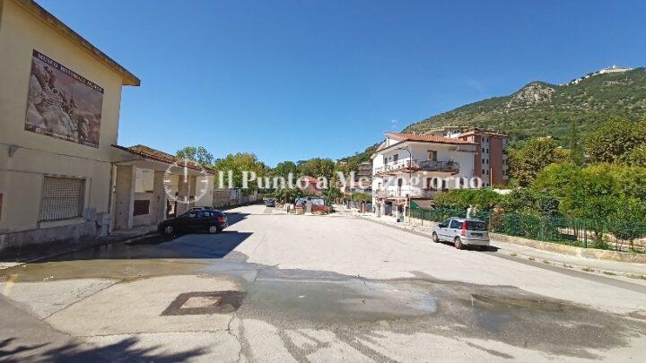 Cassino – Perdita d’acqua davanti museo Historiale, nessuno interviene