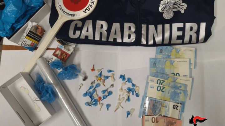 Sora – Sottoposto alla detenzione domiciliare spacciava droga, arrestato 25enne
