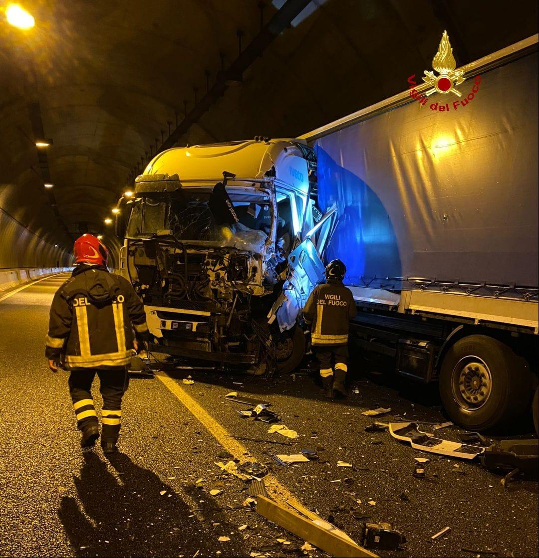 Incidente tra due auto e un tir, chiusa la monti Lepini a Priverno ...