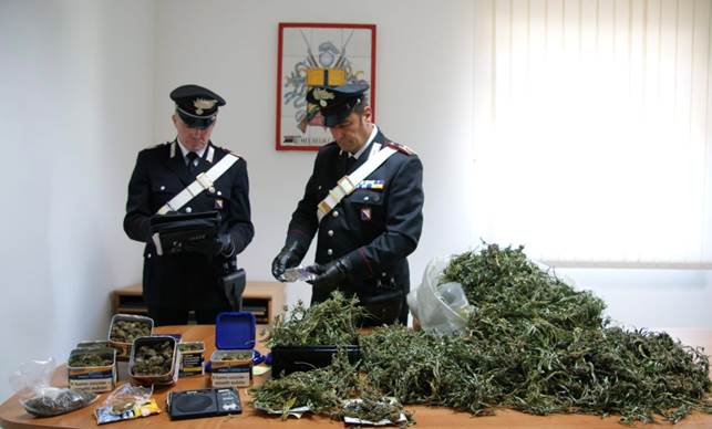 Minturno – Sorpreso dai carabinieri con 4 chili di droga, arrestato 50enne