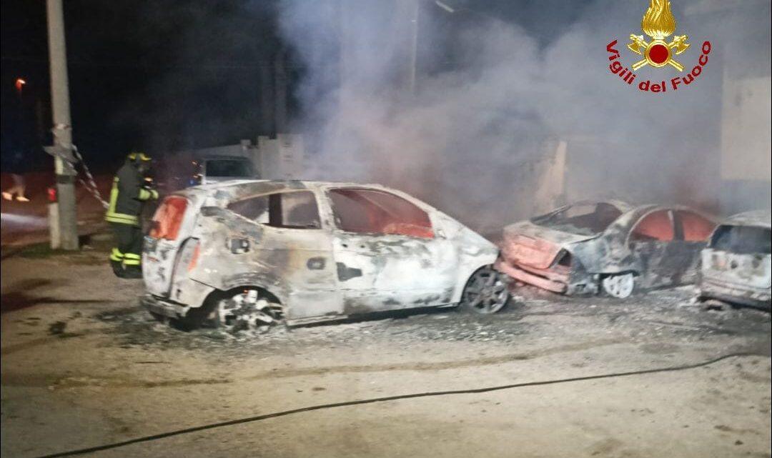 Cinque auto in fiamme in località Capo Croce a Sonnino