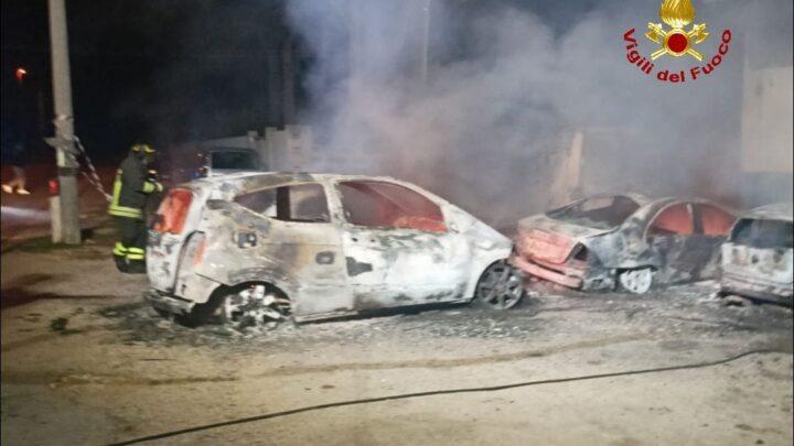 Cinque auto in fiamme in località Capo Croce a Sonnino