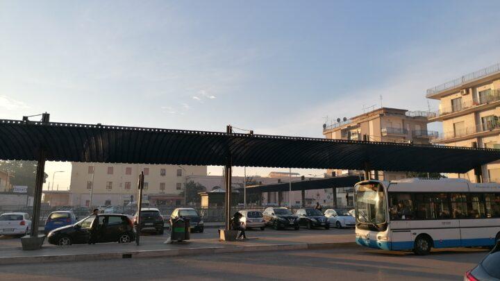 Cassino, spacciatori davanti fermate bus per vendere droga a 11enni