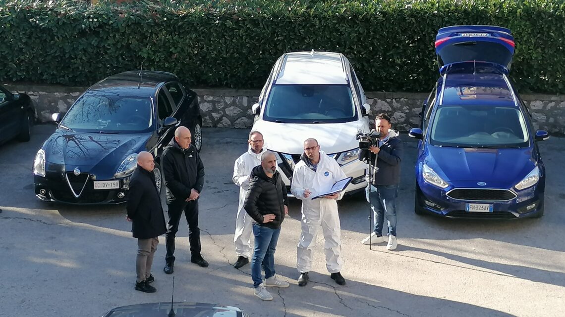 Frosinone: “Sappiamo che ci state cercando”, in due si presentano in caserma ad Alatri Frosinone: “Sappiamo che ci state cercando”, in due si presentano in caserma ad Alatri