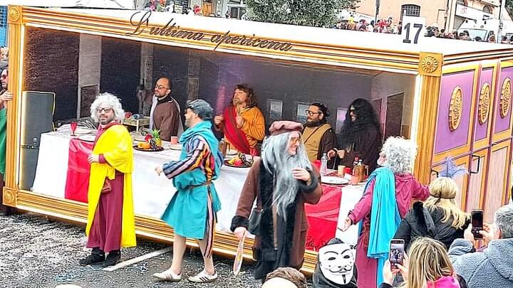 Civita Castellana finalmente “positiva” al Carnevale, oltre 10mila maschere alla sfilata di ieri