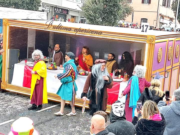 Civita Castellana finalmente “positiva” al Carnevale, oltre 10mila maschere alla sfilata di ieri
