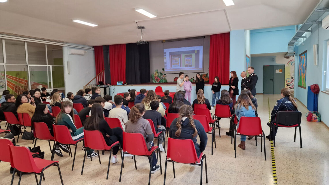Arce; Bullismo, cyberbullismo e cultura della legalità l’Arma incontra gli studenti Arce; Bullismo, cyberbullismo e cultura della legalità l’Arma incontra gli studenti