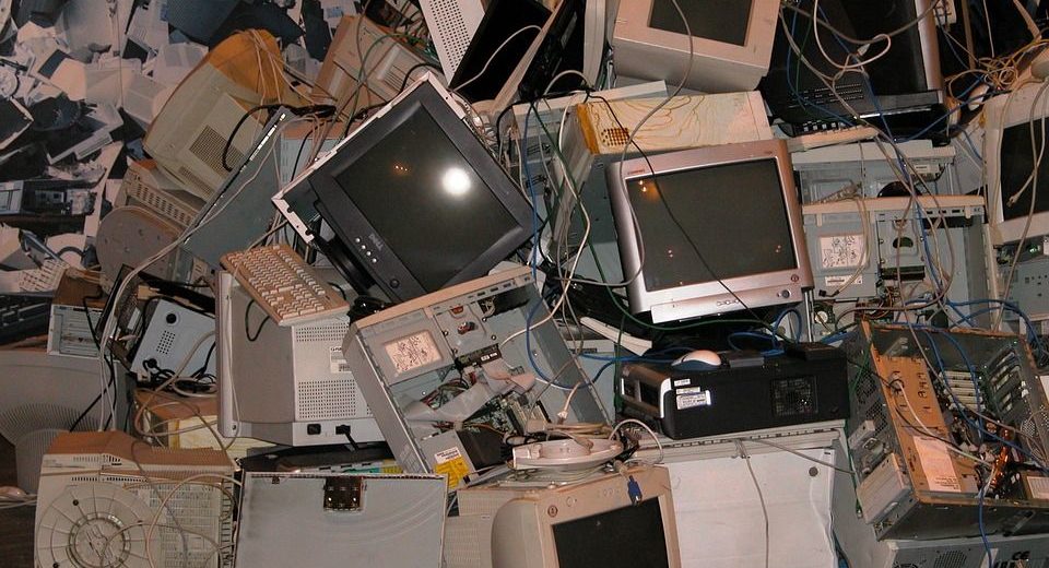 Riciclo rifiuti da apparecchi elettronici in calo nel Lazio (-5,3%). Frosinone ritiro maggiore dai centri raccolta e rivenditori dei nuovi Riciclo rifiuti da apparecchi elettronici in calo nel Lazio (-5,3%). Frosinone ritiro maggiore dai centri raccolta e rivenditori dei nuovi