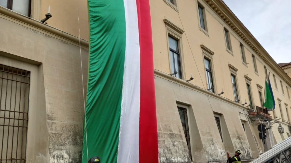 Caserta – I vigili del fuoco celebrano la Liberazione