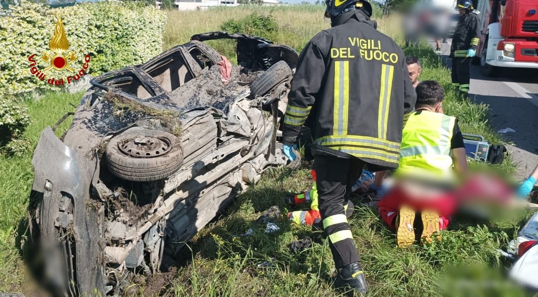 Sbalzata fuori dall’abitacolo, 60enne muore in incidente stradale a Sabaudia