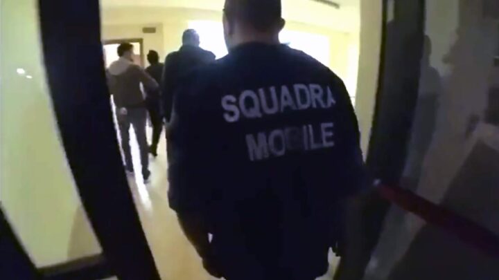 Omicidio a Cassino, impronta su muro incastra l’assassino