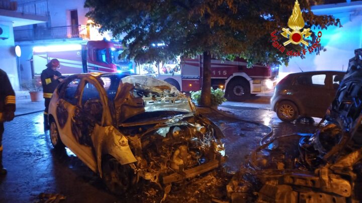 Capua – Due auto in fiamme nella notte