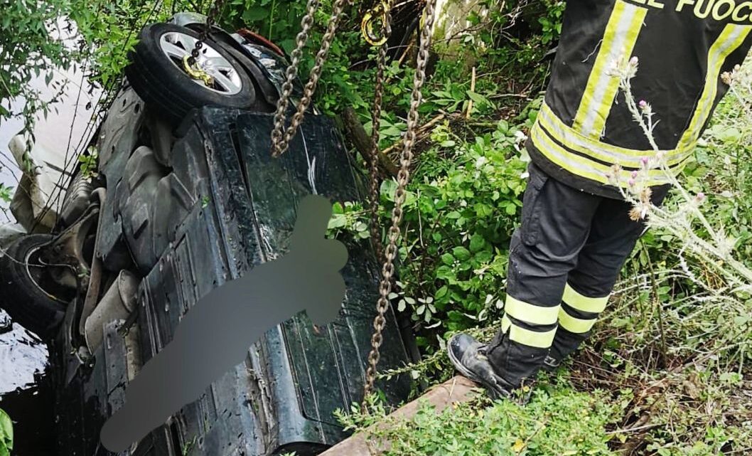 Patrica – Auto finisce nel canale, muore 49enne