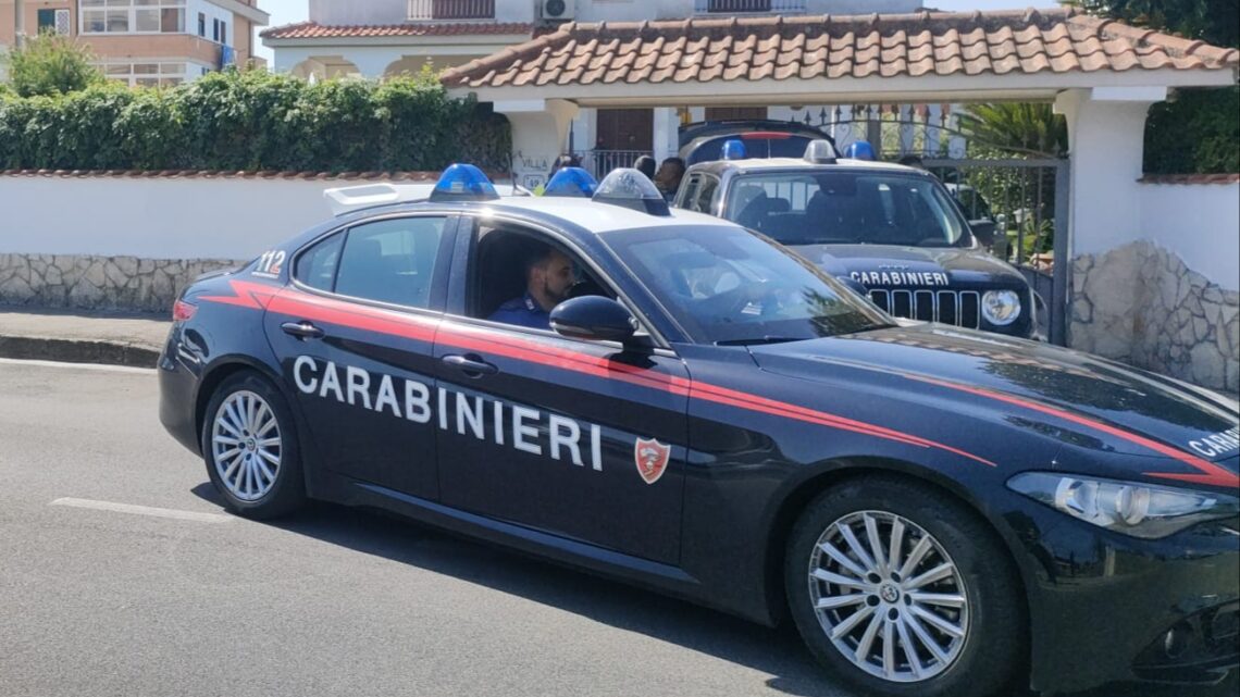 Ruba l’auto a una studentessa: per la restituzione vuole 1.500 euro, ma finisce nella trappola dei carabinieri