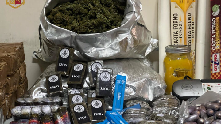 Roma – Appartamento usato come base di stoccaggio hashish e marijuana, sequestrati 40 chili di droga a Centocelle
