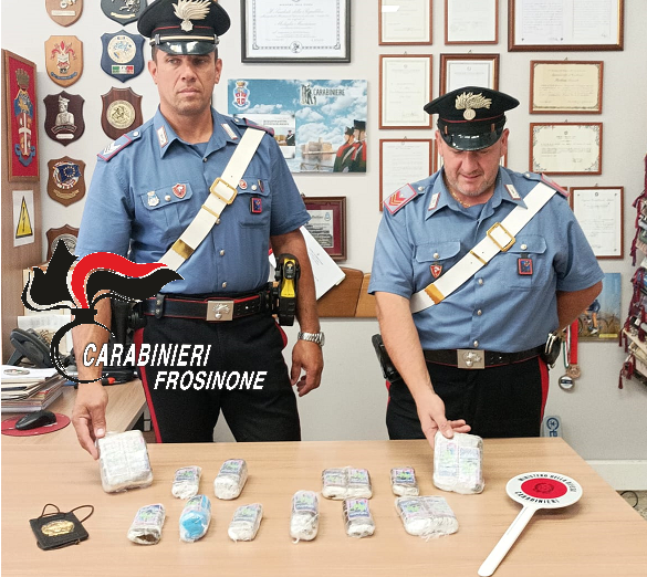 Cassino – Fermato dai carabinieri con cinque chili di hashish, arrestato 31enne