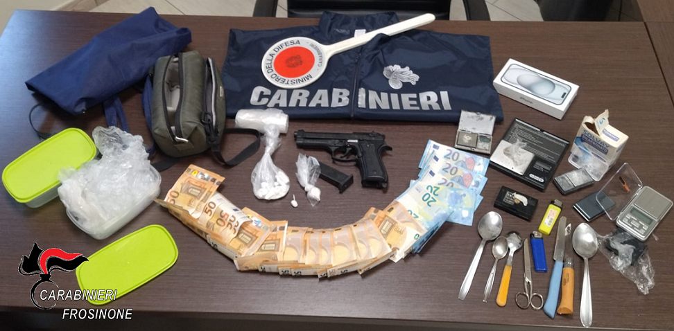 Cocaina e soldi in casa a Settefrati, arrestato un 21enne