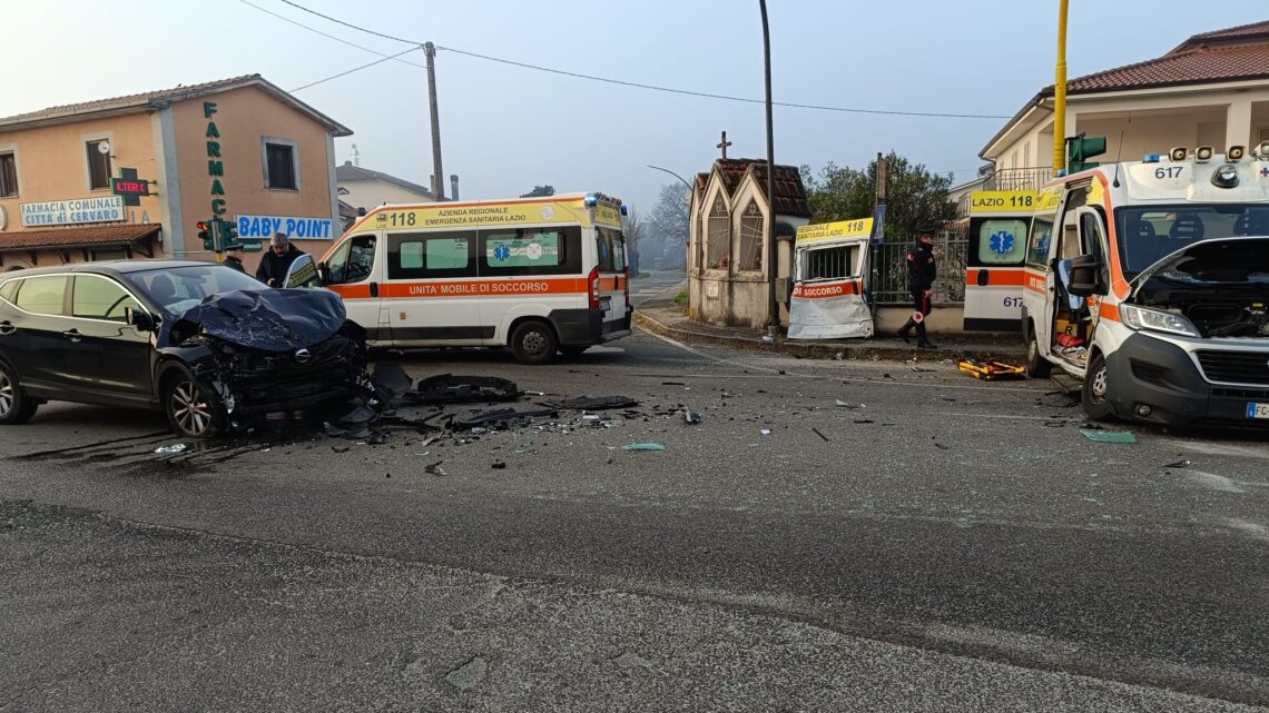 Ambulanza distrutta in incidente a Cervaro, soccorritori e paziente incastrati tra lamiere