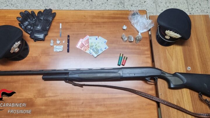 Droga e armi in auto; tre persone denunciate dai Carabinieri di Alvito