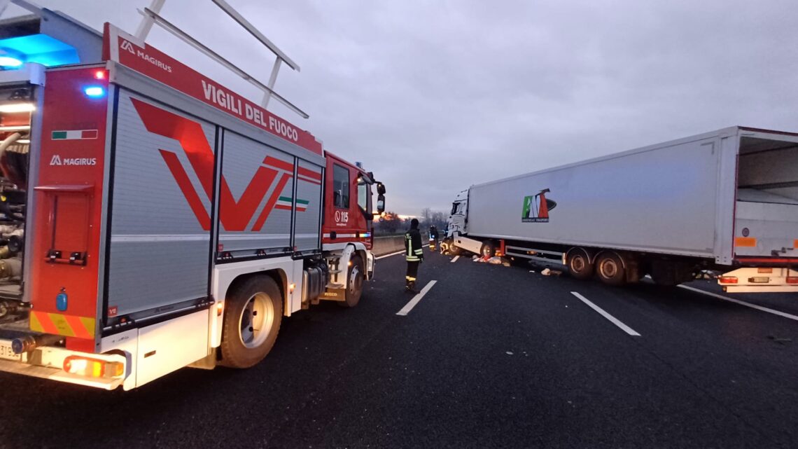 Incidente stradale sull’A1 a Pontecorvo, coinvolti camion e furgoni