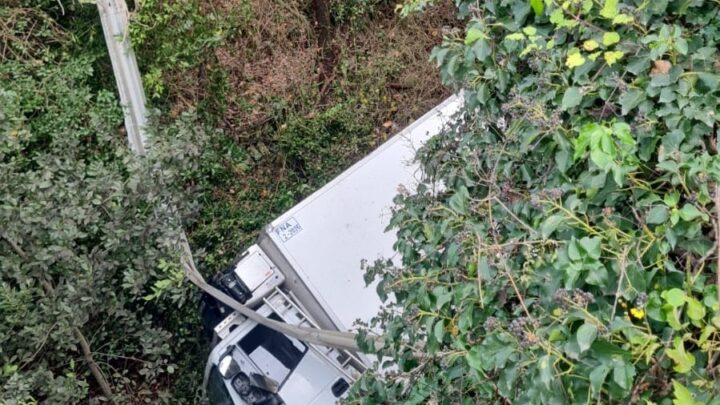 Camion cade da un ponte nei pressi di Ausonia, ferito il conducente