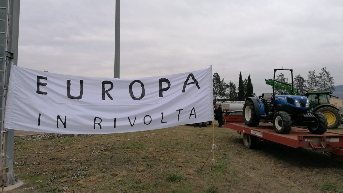 Agricoltori e allevatori ancora sulle barricate a Orte, “ascoltateci o verremo a Roma” Agricoltori e allevatori ancora sulle barricate a Orte, “ascoltateci o verremo a Roma”