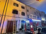 Abitazione in fiamme ad Agnone, vigili del fuoco salvano due persone fuggite sul balcone e sul tetto
