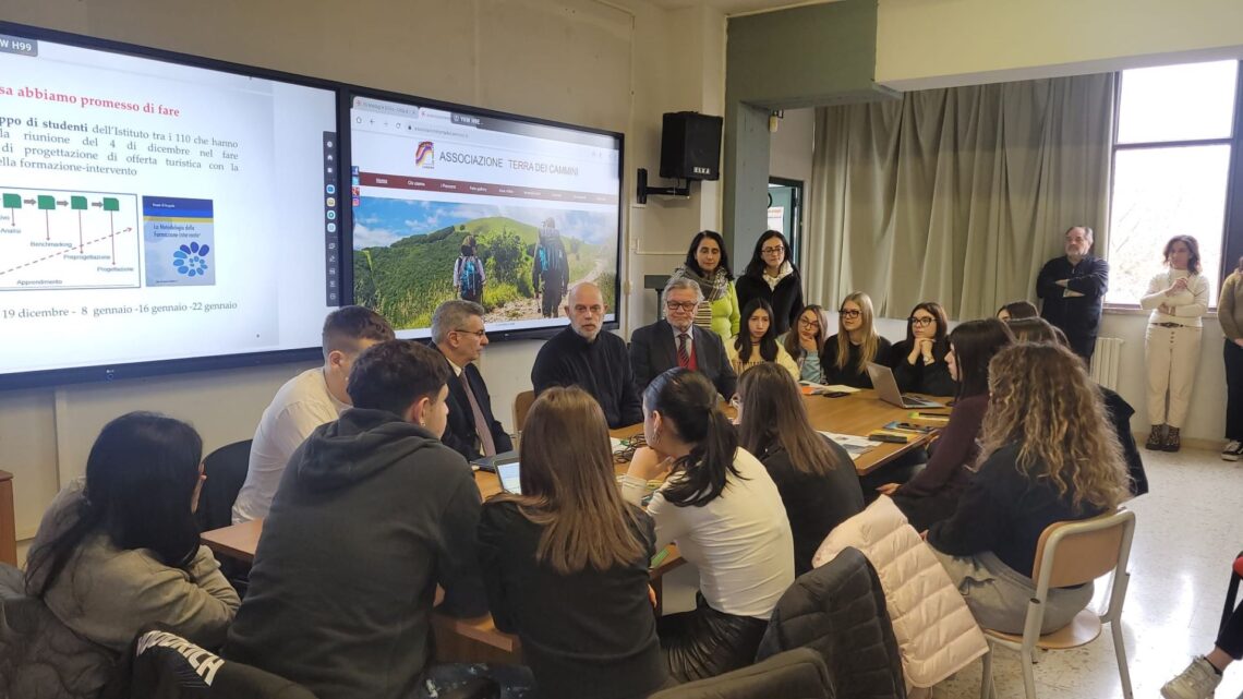 Educazione alla cittadinanza attiva all’IIS Medaglia d’Oro il sindaco Salera incontra gli studenti