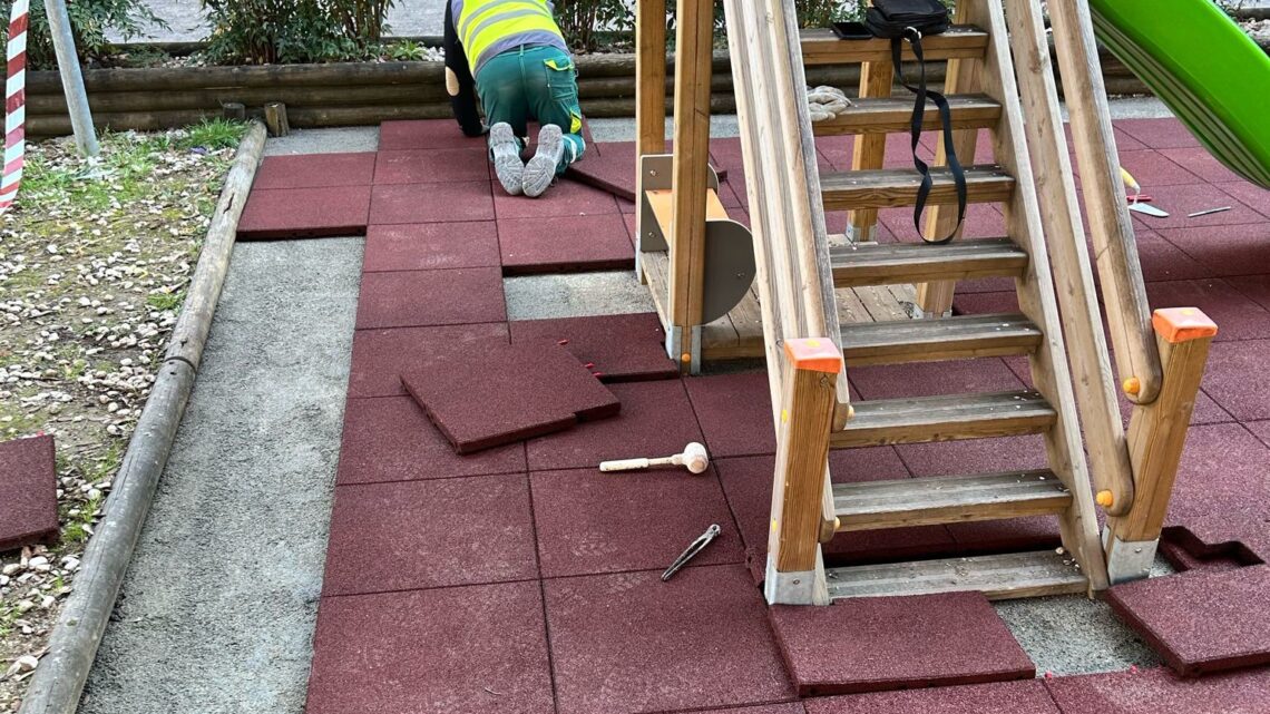 Settore Manutenzione al lavoro: bonifiche da abbandono rifiuti, riqualificazione giardini ‘Peppino Impastato’ Settore Manutenzione al lavoro: bonifiche da abbandono rifiuti, riqualificazione giardini ‘Peppino Impastato’