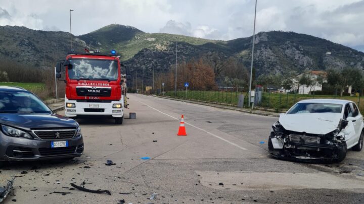 Incidente stradale nell’area industriale di Cassino, due feriti