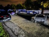 Incendio doloso distrugge due auto di una donna a Latina, indagini in corso