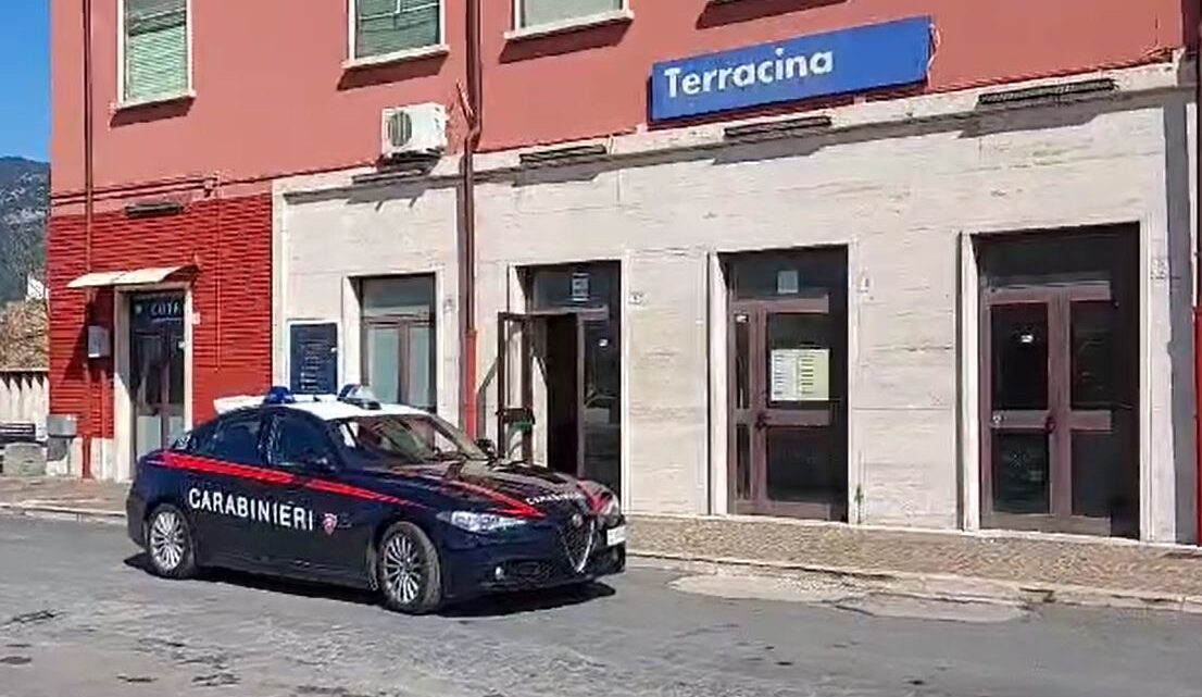 Cadavere in stazione a Terracina, indagini in corso