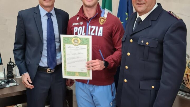 Il Questore di Latina premia l’atleta delle Fiamme Oro Gabriele Casadei