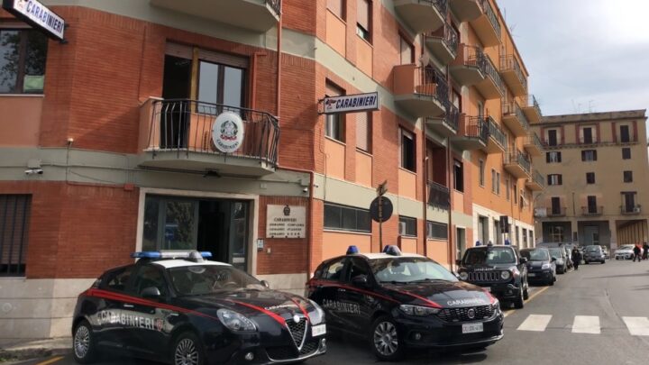 Rubano gasolio dal serbatoio di un bus turistico, tre persone arrestate a Tivoli