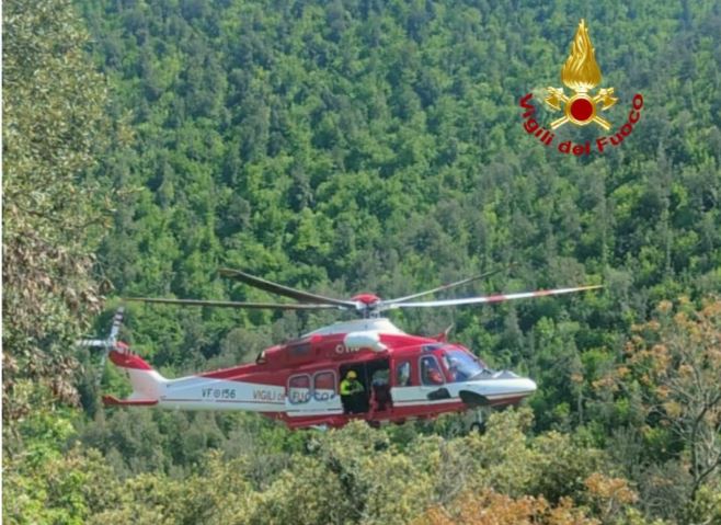 Cade con il parapendio a Serrone, ferito soccorso da vigili del fuoco