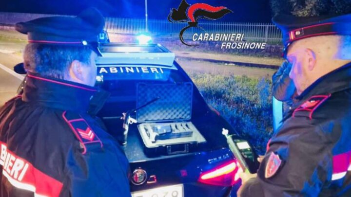 Tentano l’assalto allo stabilimento Molinari, messi in fuga dai Carabinieri