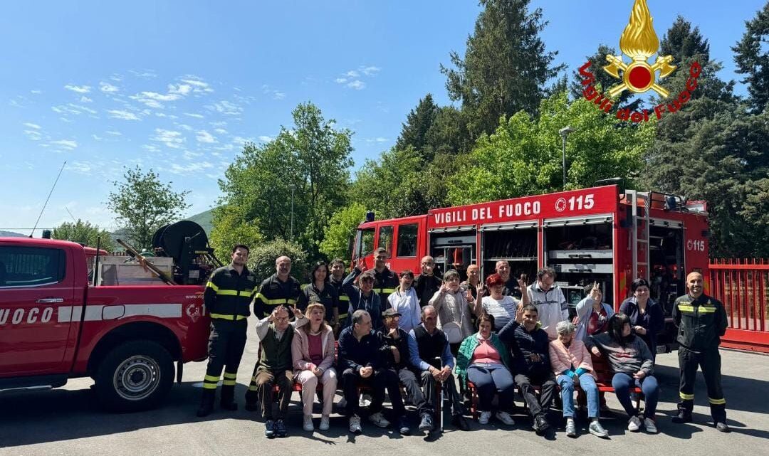 I ragazzi del Centro diurno ANFFAS incontrano i vigili del fuoco di Fiuggi