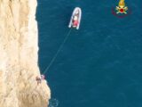 In bilico a strapiombo sul mare sulla Montagna Spaccata a Gaeta, salvati tre rocciatori