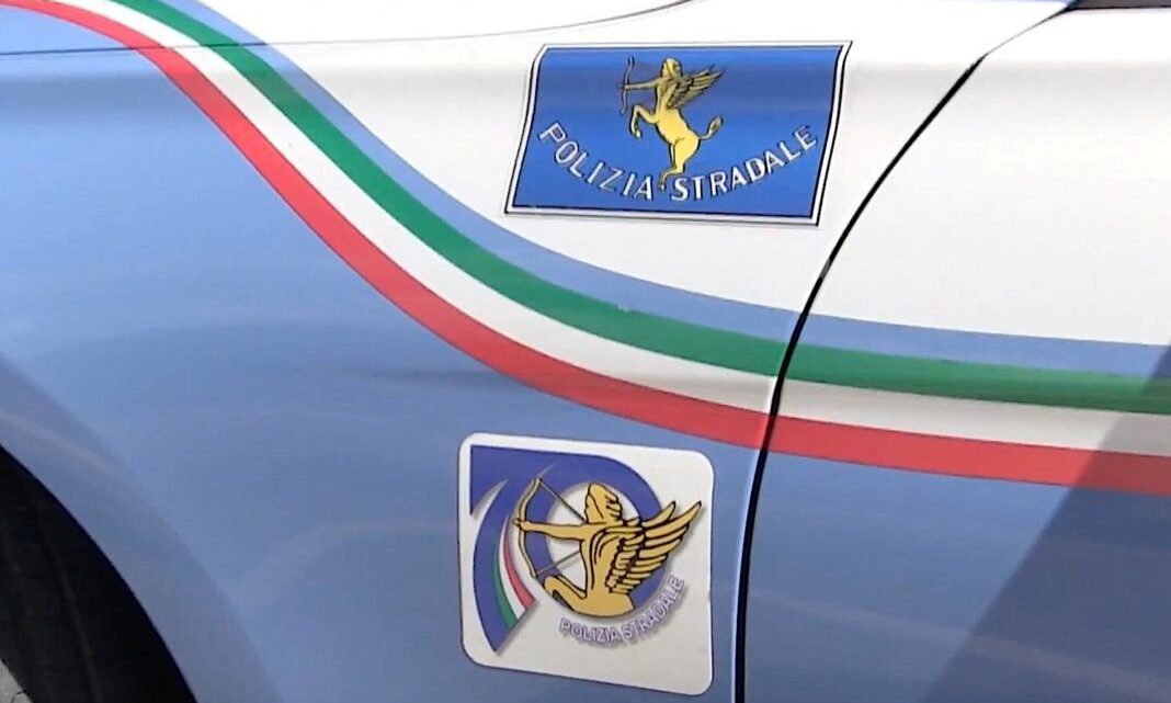 Una 94enne derubata di gioielli e 100mila euro refurtiva recuperata e restituita alla vittima dalla Polstrada Una 94enne derubata di gioielli e 100mila euro refurtiva recuperata e restituita alla vittima dalla Polstrada