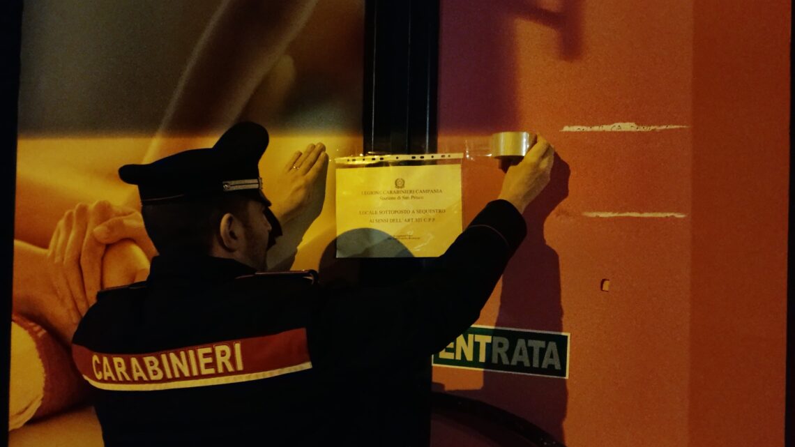 Centro massaggi a luci rosse, tre donne denunciate dai carabinieri a Casapulla