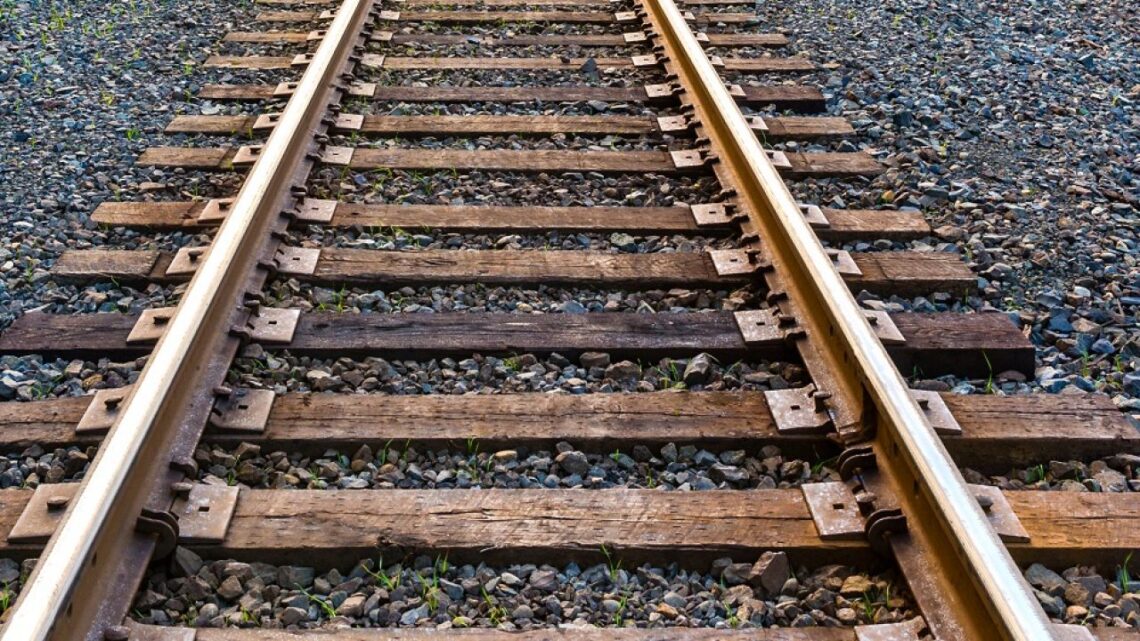 Il tratto di ferrovia Priverno-Fossanova-Terracina abbandonata dal 2012 per lavori di manutenzione Il tratto di ferrovia Priverno-Fossanova-Terracina abbandonata dal 2012 per lavori di manutenzione
