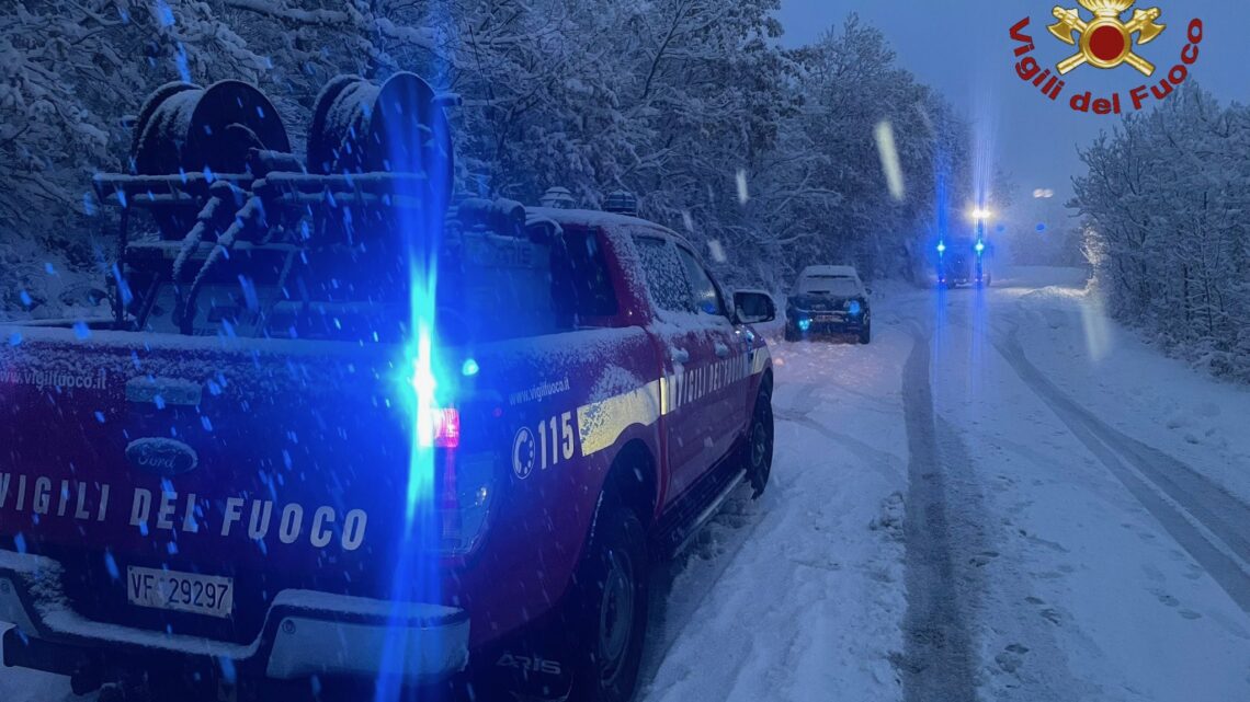 Chiusa per neve la SS17 a Rivisondoli e Pettorano sul Gizio Chiusa per neve la SS17 a Rivisondoli e Pettorano sul Gizio