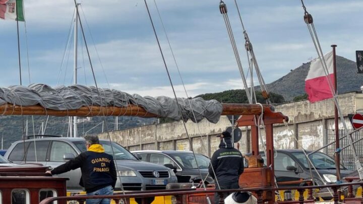 Sequestrato nel porto di Formia un veliero di pregio realizzato nel 1947