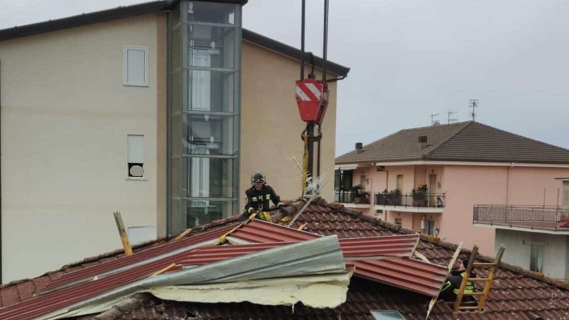 Forte vento, trenta gli interventi dei Vigili del Fuoco nel casertano