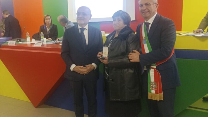 Consegnate dal Prefetto e dal sindaco Salera, le medaglie d’onore a Olindo Palombo e ai deportati di Cassino