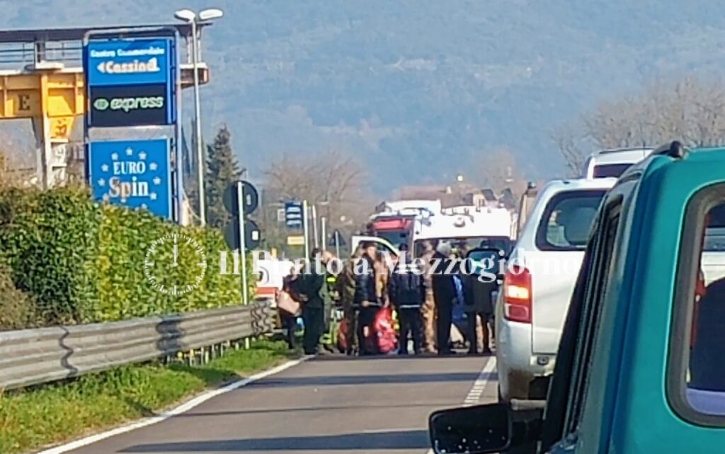 Cassino – Incidente stradale in Via Sferracavalli, strada chiusa al traffico e soccorsi in corso Cassino – Incidente stradale in Via Sferracavalli, strada chiusa al traffico e soccorsi in corso